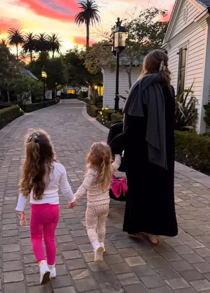 Katherine Schwarzenegger et ses deux trois enfants (1)